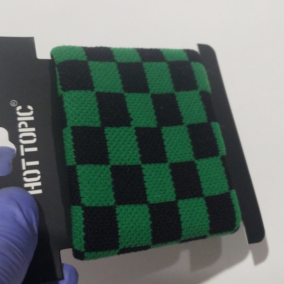 Hot Topic Black & Green Checker Cuff Wristband - Unisex Fashion Accessory - Picture 5 of 6